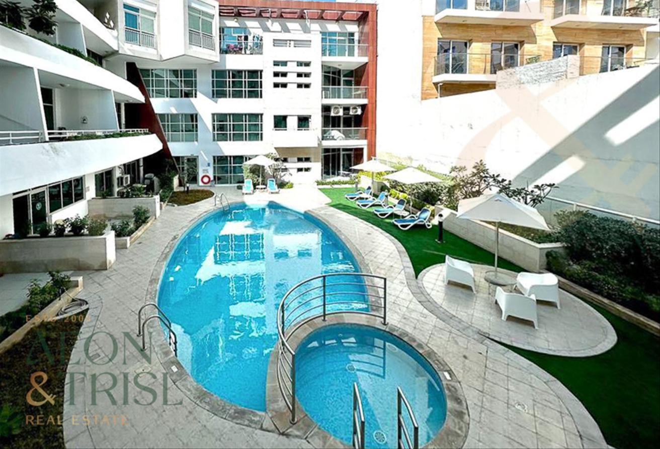 Fully Furnished | Prime Location | Vacant photo 11