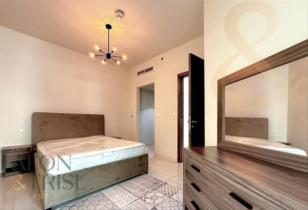 Fully Furnished | Prime Location | Vacant photo 4