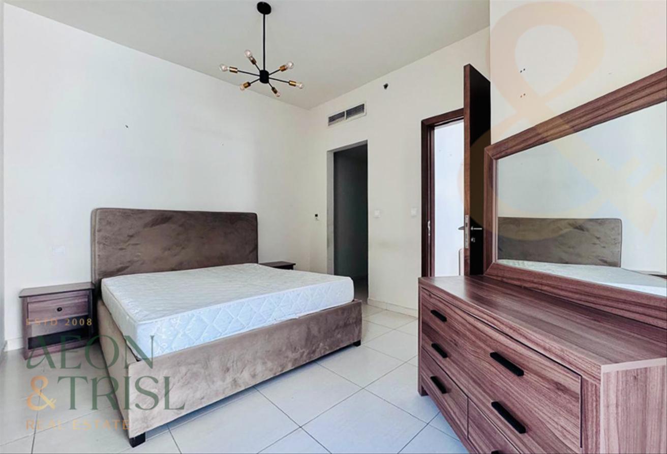 Fully Furnished | Prime Location | Vacant photo 5