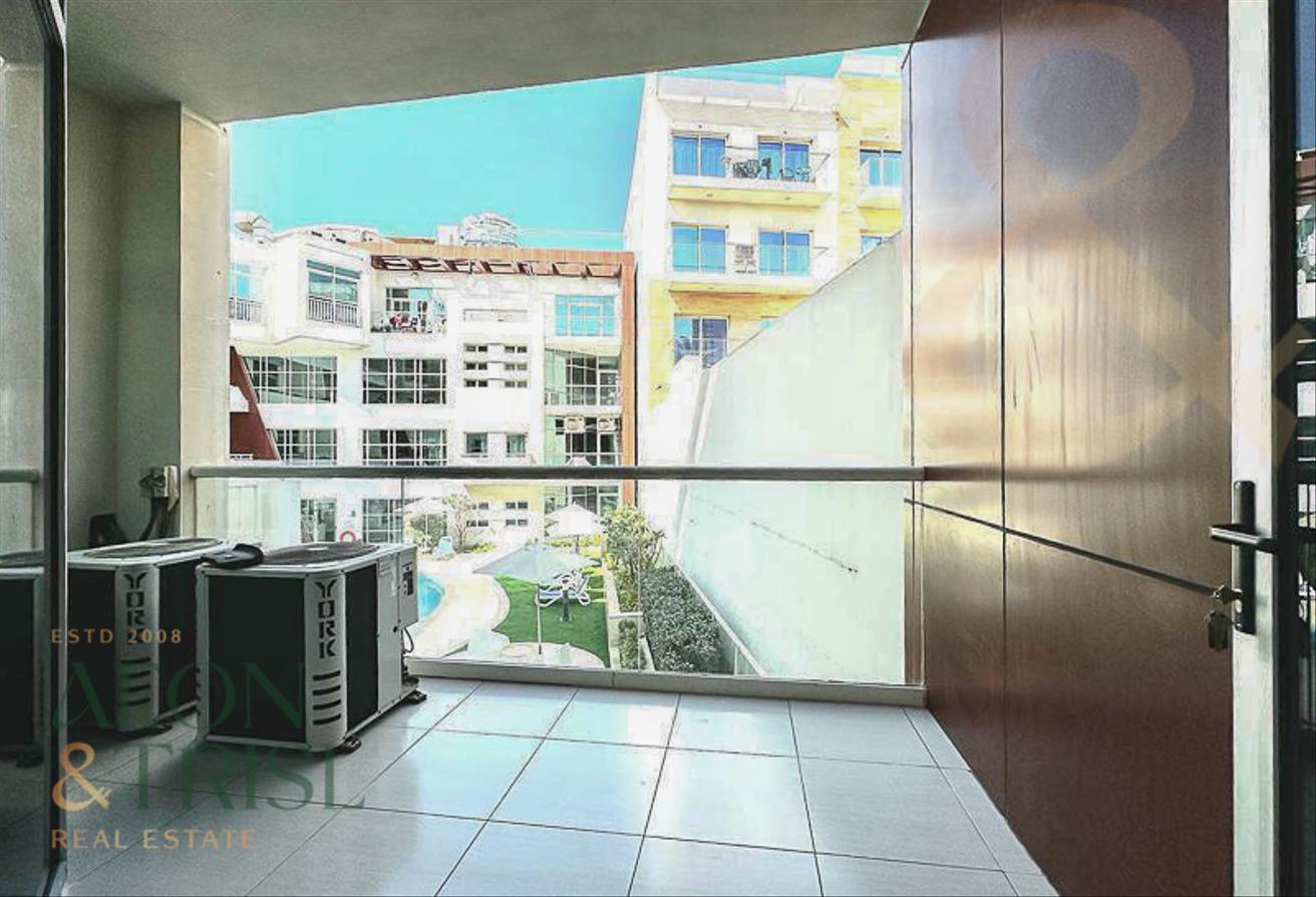 Fully Furnished | Prime Location | Vacant photo 7