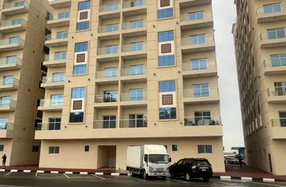 شقة - غرفة نوم - 2 حمامات للبيع في قرية الأميرة - عجمان