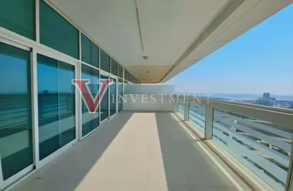 شقة - 2 غرف نوم - 4 حمامات للايجار في شارع الكورنيش - أبوظبي