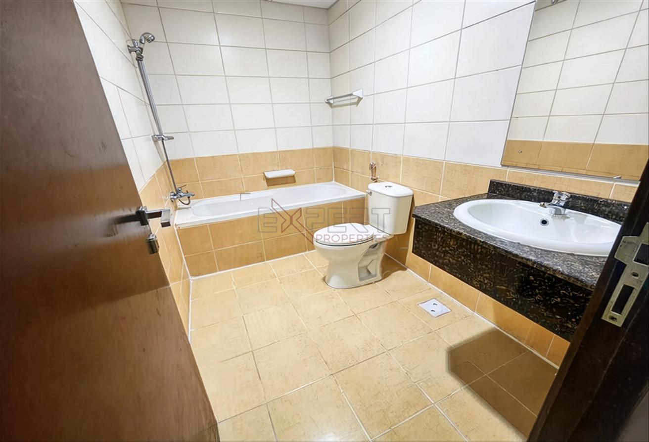 Well maintained | Ready-to-Move | Vacant photo 7