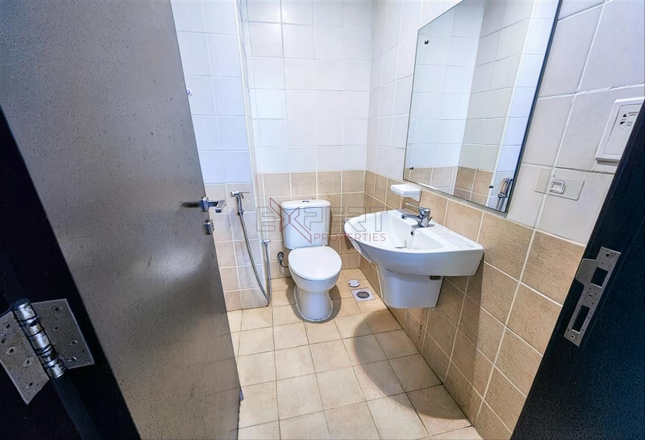 Well maintained | Ready-to-Move | Vacant photo 6