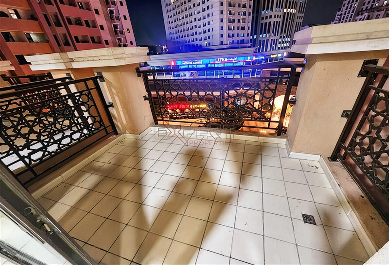 Well maintained | Ready-to-Move | Vacant photo 5