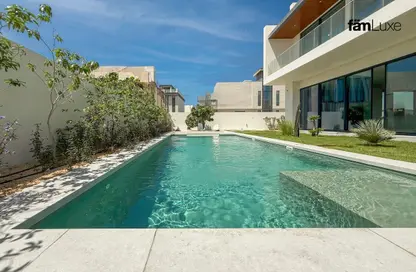 Villa - 5 Bedrooms - 7 Bathrooms for sale in La Mer Maisons - La Mer - Jumeirah - Dubai