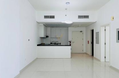 Apartment - 1 - 2 for sale in Golf Promenade 3B - Golf Promenade 3 - Golf Town - Damac Hills - Dubai