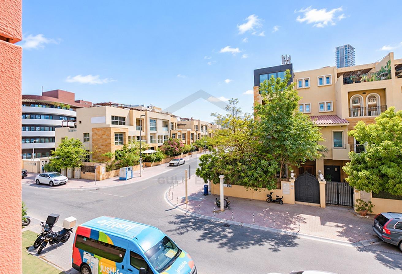 Bright & Spacious | Well-maintained | Vacant photo 11