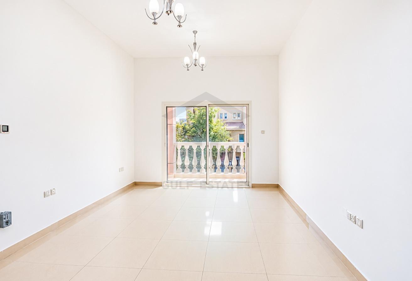 Bright & Spacious | Well-maintained | Vacant photo 2