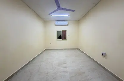 Villa - 3 Bedrooms - 1 Bathroom for rent in Al Sabkha - Al Riqqa - Sharjah