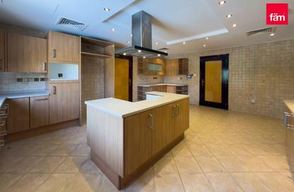 Villa - 5 Bedrooms - 4 Bathrooms for rent in Sector H - Emirates Hills - Dubai