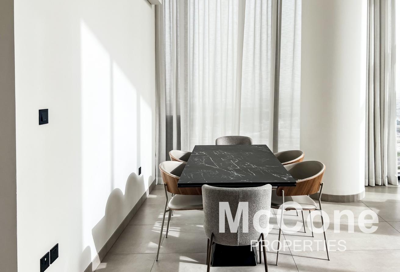 Duplex | Bright | Spacious | Unfurnished photo 5