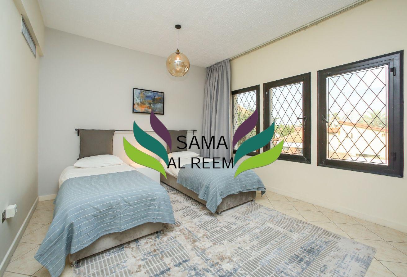 Upgraded | 4 Bed + Maid Compound Villa| Furnished photo 7