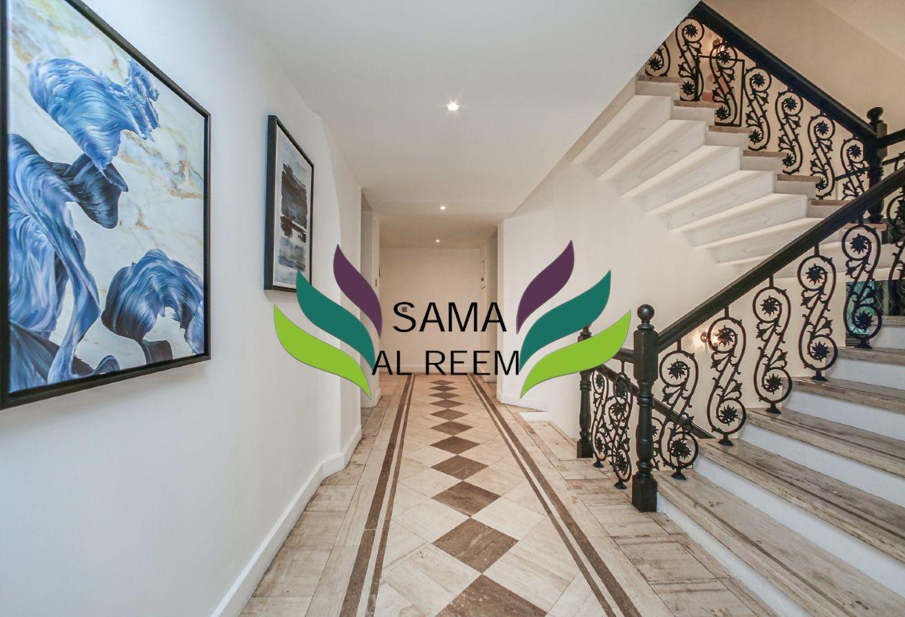 Upgraded | 4 Bed + Maid Compound Villa| Furnished photo 4