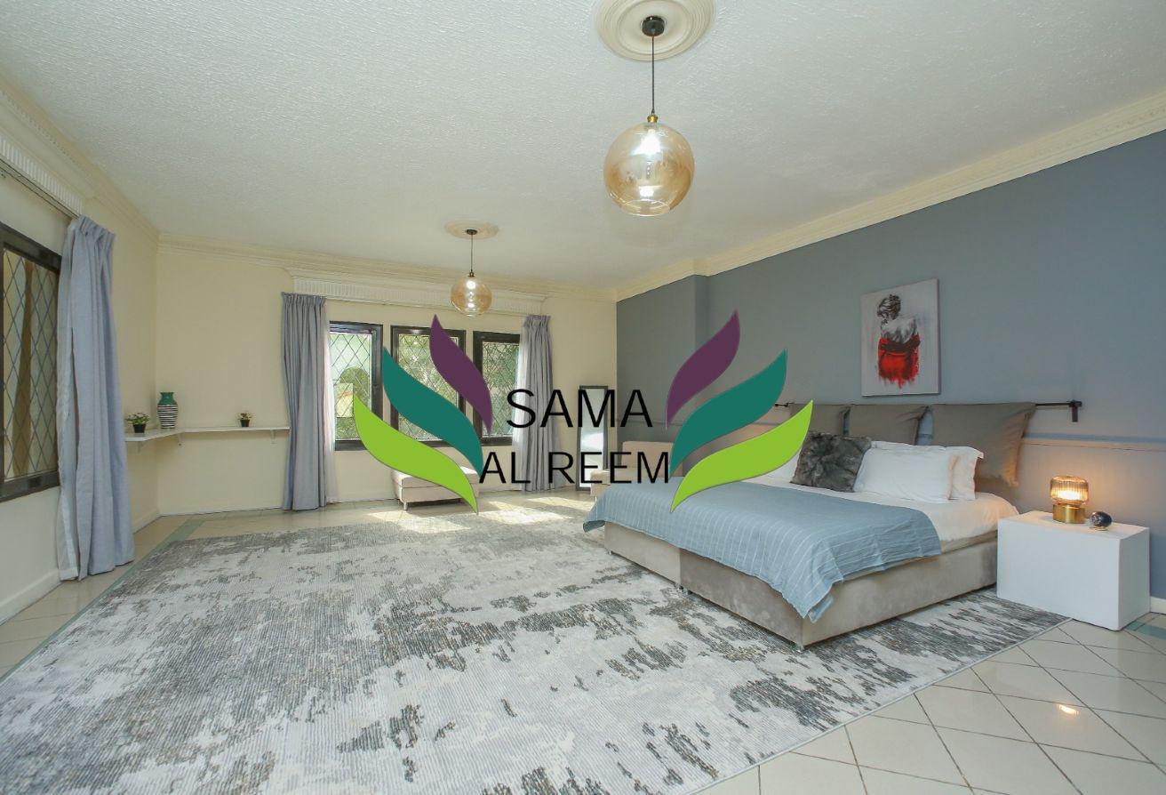 Upgraded | 4 Bed + Maid Compound Villa| Furnished photo 6