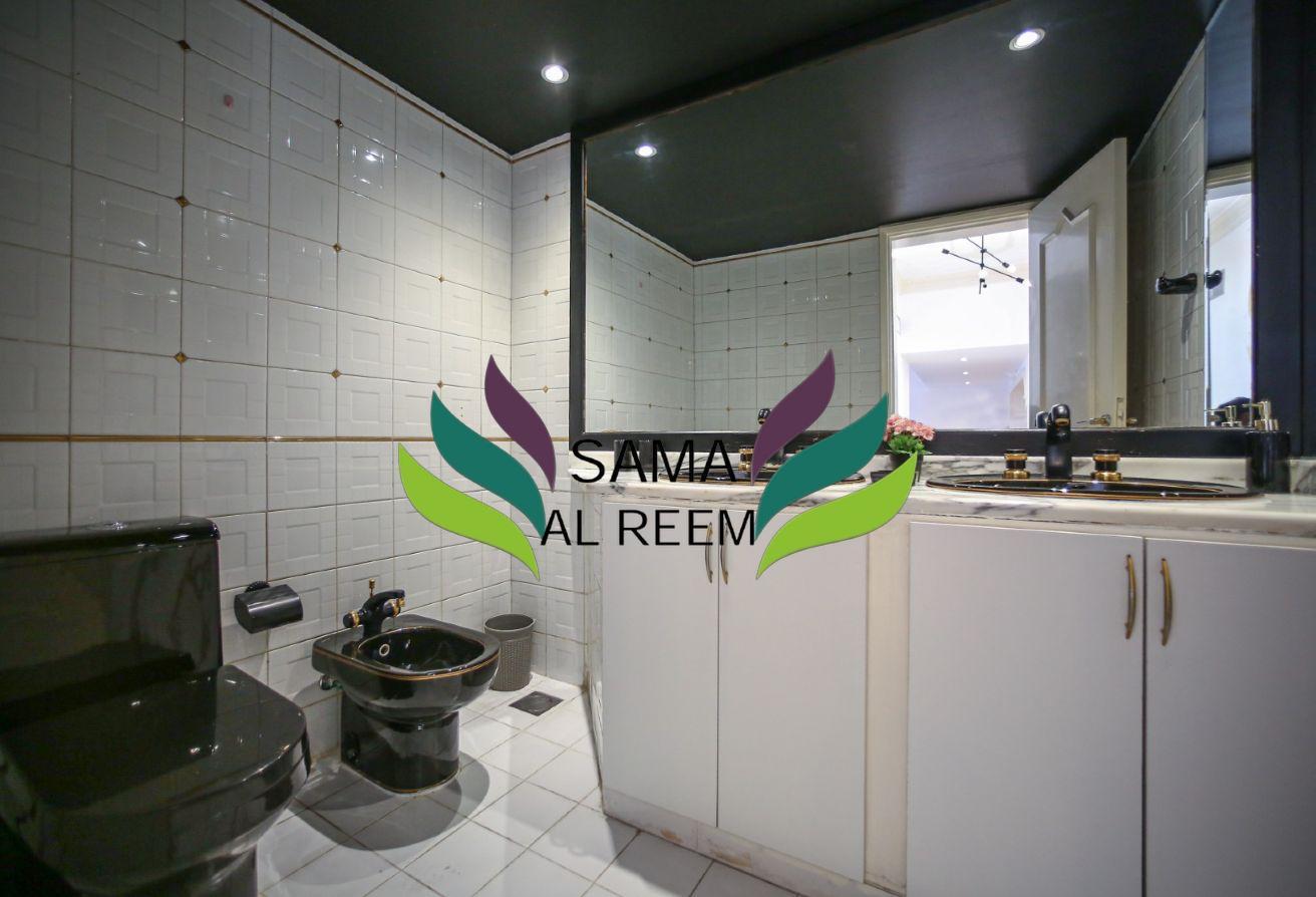 Upgraded | 4 Bed + Maid Compound Villa| Furnished photo 8