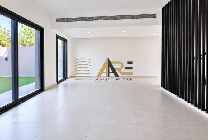 145054338 - Property Image 3