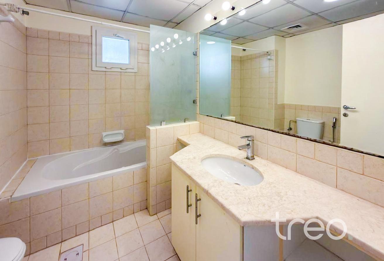 Prime location | Skyline views | Large plot photo 9