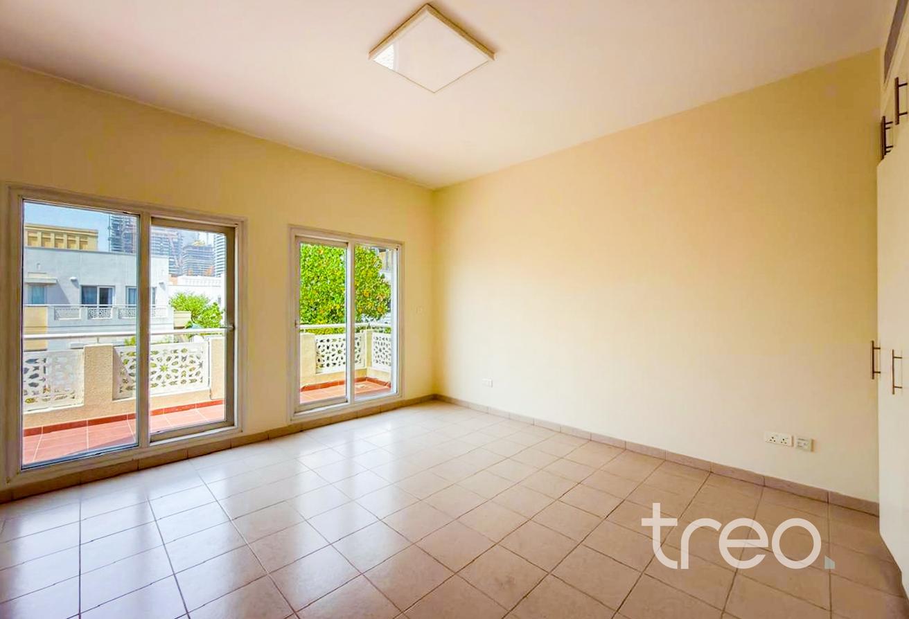 Prime location | Skyline views | Large plot photo 6
