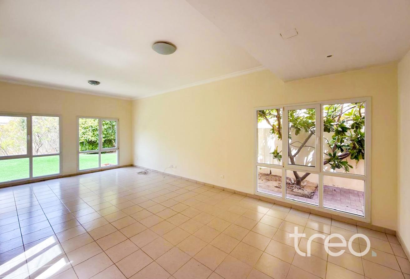Prime location | Skyline views | Large plot photo 3