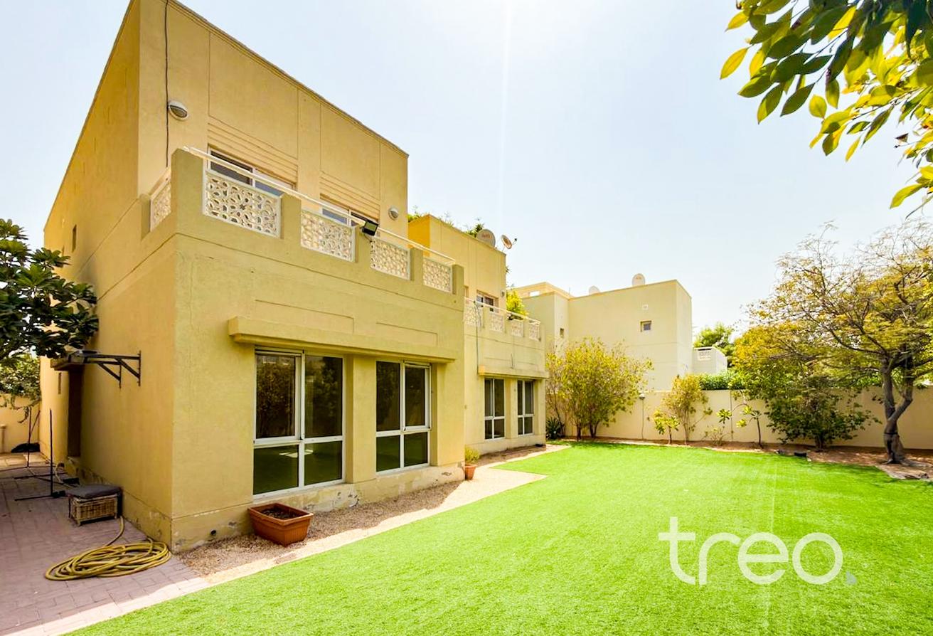 Prime location | Skyline views | Large plot photo 2