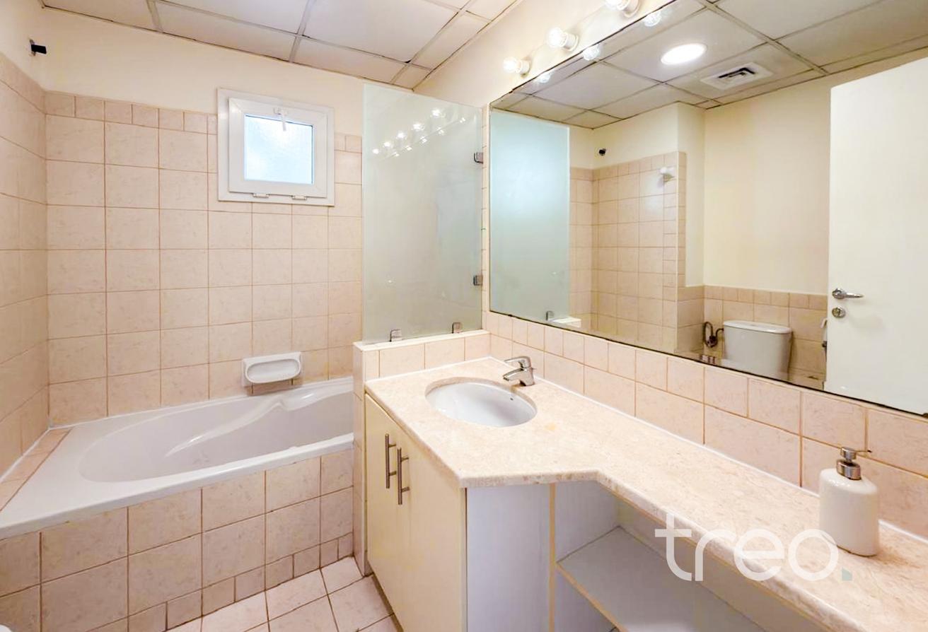 Prime location | Skyline views | Large plot photo 7
