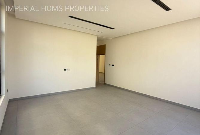 58572928 - Property Image 3