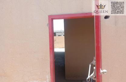 Warehouse - Studio - 1 Bathroom for rent in Al Sajaa Industrial - Al Sajaa - Sharjah