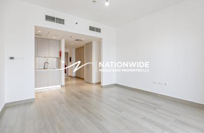 Apartment - Studio - 1 Bathroom for sale in Waters Edge - Yas Island - Abu Dhabi