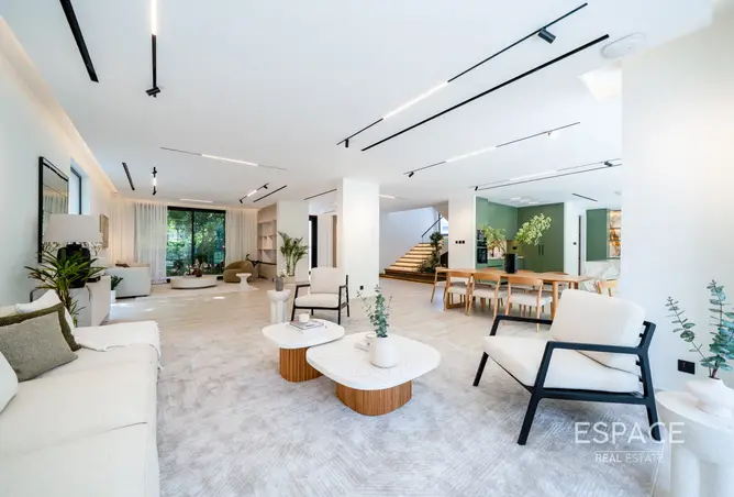 155512403 - Property Image 2