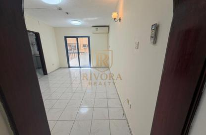 Apartment - Studio - 1 for rent in Al Mankhool - Bur Dubai - Dubai