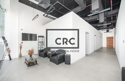 Retail - Studio for rent in Al Garhoud business center - Al Garhoud - Dubai