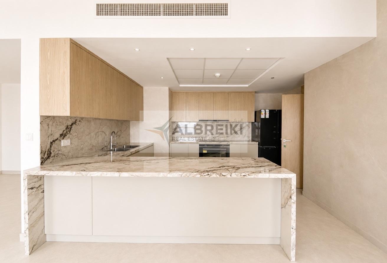 Spacious 4BR| Fully Renovated | Premium finishes photo 4