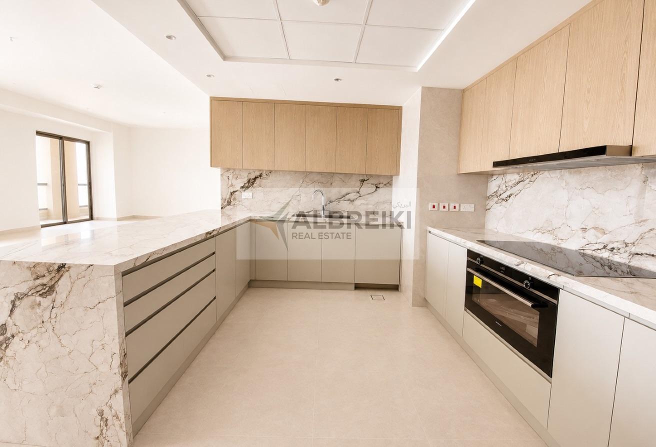 Spacious 4BR| Fully Renovated | Premium finishes photo 3