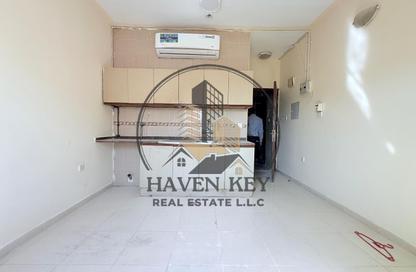 Apartment - Studio - 1 for rent in Fire Station Road - Muwaileh - Sharjah Apartment - Studio - 1 for rent in Fire Station Road - Muwaileh - Sharjah