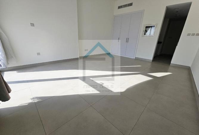 16050411 - Property Image 2