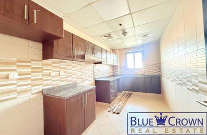Apartment - 1 Bedroom - 2 Bathrooms for rent in Al Waleed 5 Building - Al Karama - Dubai Apartment - 1 Bedroom - 2 Bathrooms for rent in Al Waleed 5 Building - Al Karama - Dubai