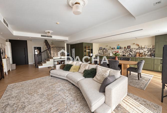 Fully Renovated | 3 Bed Maid | Vacant on Transfer