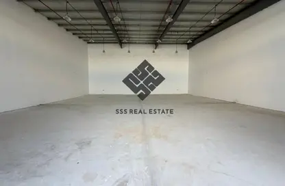 مستودع - استوديو - 1 حمام للايجار في أم الثعوب - أم القيوين