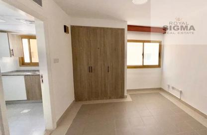 Apartment - Studio - 1 for rent in Mankhool Building - Al Mankhool - Bur Dubai - Dubai