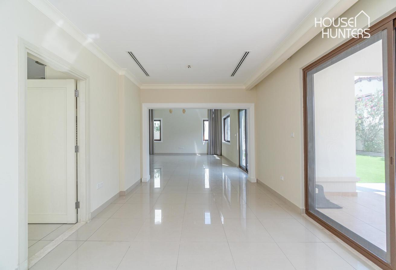 Well maintained | Large plot | Avaiable soon photo 8