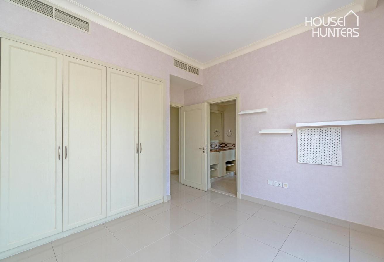 Well maintained | Large plot | Avaiable soon photo 12