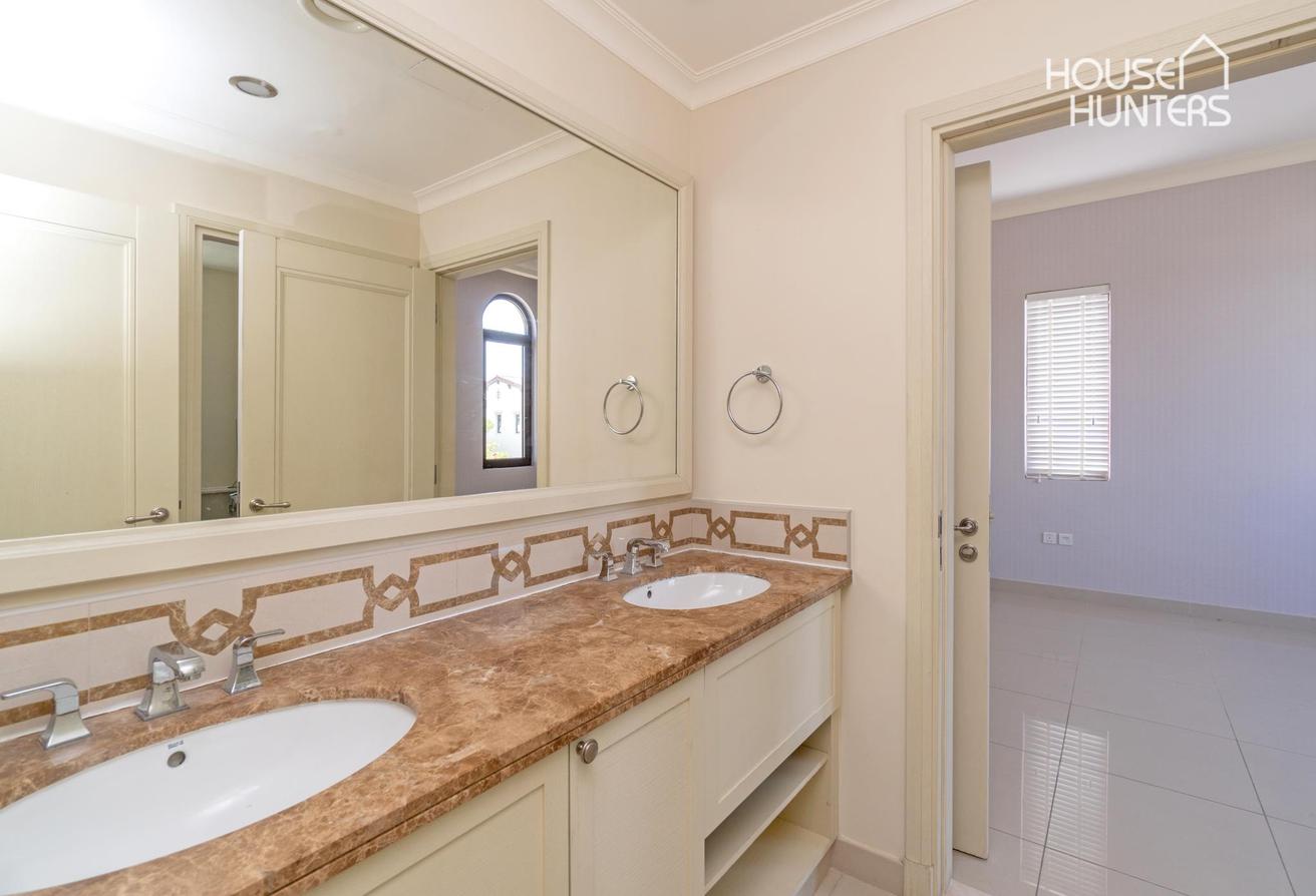 Well maintained | Large plot | Avaiable soon photo 13