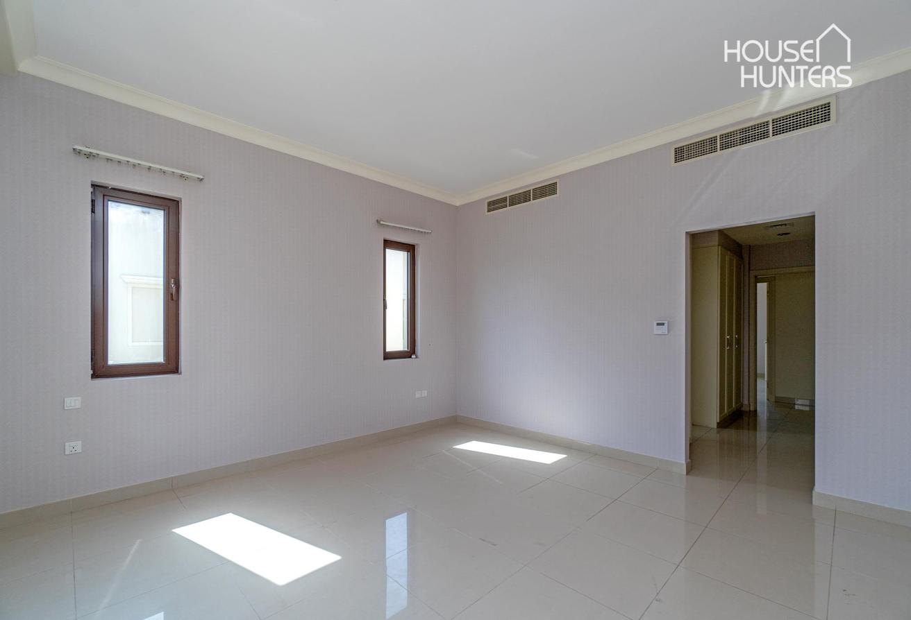 Well maintained | Large plot | Avaiable soon photo 5