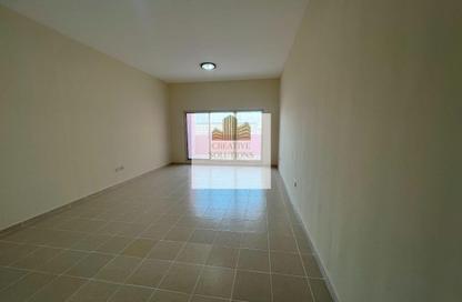 Apartment - 1 Bedroom - 2 Bathrooms for rent in The Gardens Buildings - The Gardens - Dubai