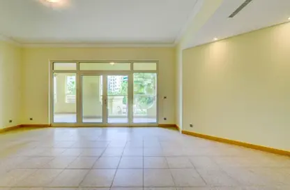 Apartment - 2 Bedrooms - 3 Bathrooms for rent in Al Habool - Shoreline Apartments - Palm Jumeirah - Dubai