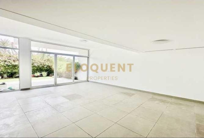 73863834 - Property Image 2