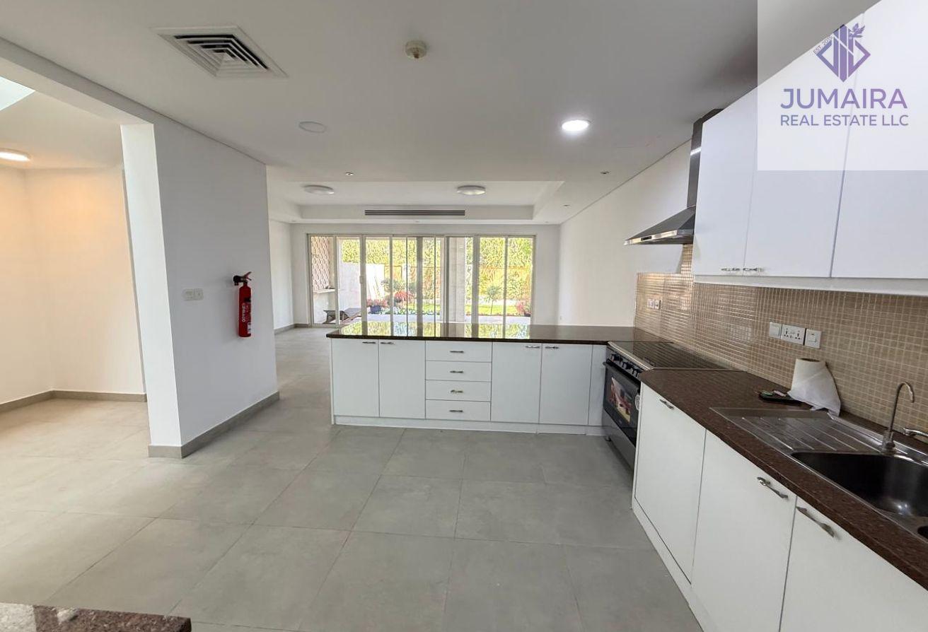 Fully Upgraded | Renovated I Stylish 2BR Bermuda .