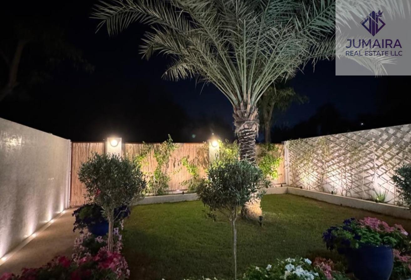 Fully Upgraded | Renovated I Stylish 2BR Bermuda .