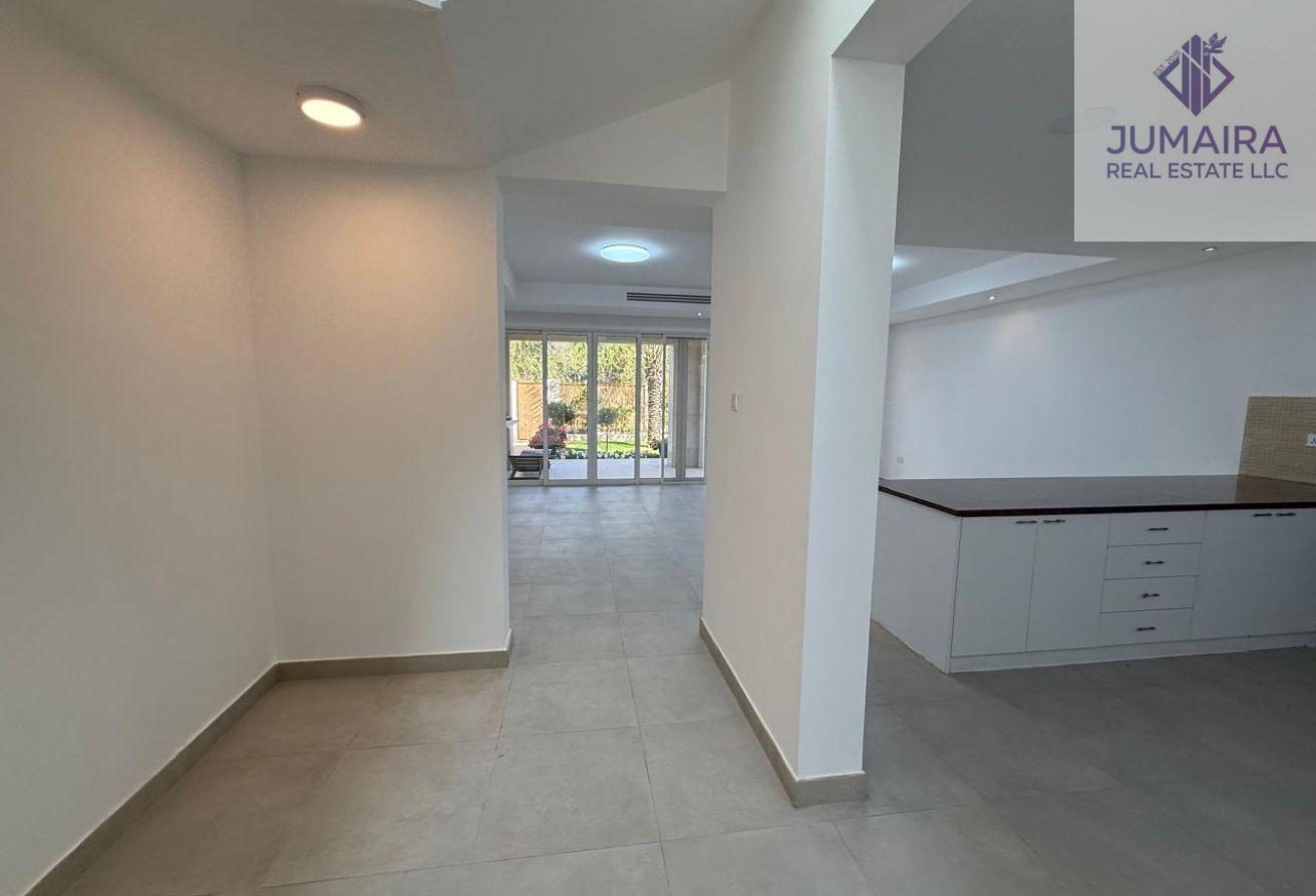 Fully Upgraded | Renovated I Stylish 2BR Bermuda .